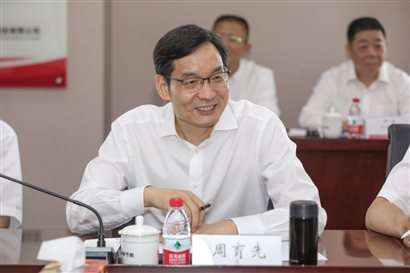 集團黨委書記、董事長周育先指導工作